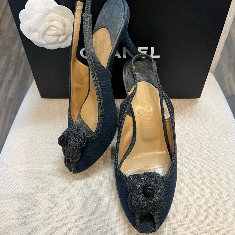 Chanel Vtg CC Logo Black Slingback Camelia Raffia Heels Peep Toe Shoes Y2W 8